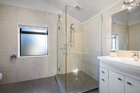 Photo of property in 5 Godwit Place, Waiuku, 2123