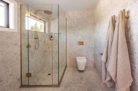 Photo of property in 18 Fenton Avenue, Wanaka, 9305