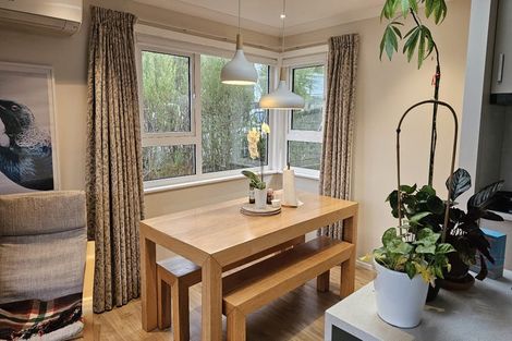Photo of property in 28 Alwyn Place, Newlands, Wellington, 6037