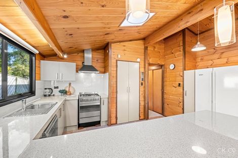 Photo of property in 5 Seymour Grove, Kingsley Heights, Upper Hutt, 5018