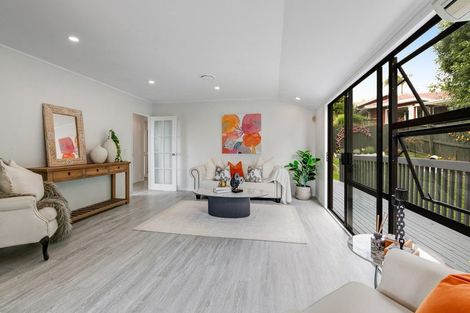 Photo of property in 2/20 Bronzewing Terrace, Unsworth Heights, Auckland, 0632