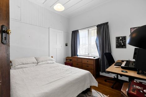 Photo of property in 43 Victoria Street, Hawera, 4610