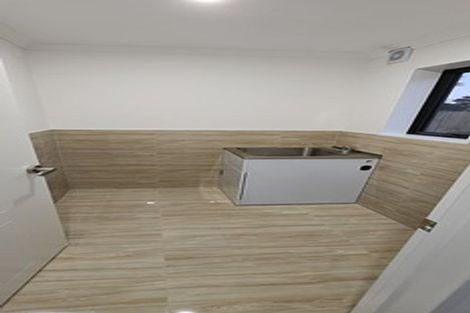 Photo of property in 100 Seymour Road, Sunnyvale, Auckland, 0612