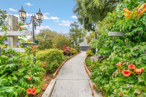 Photo of property in 17 Seymour Grove, Kingsley Heights, Upper Hutt, 5018