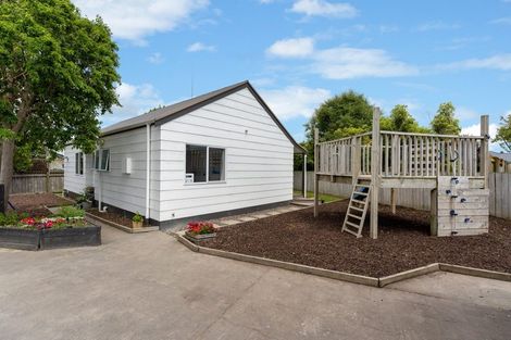 Photo of property in 19 Peppertree Glade, Kelvin Grove, Palmerston North, 4414