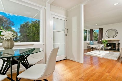 Photo of property in 962 East Coast Road, Northcross, Auckland, 0632