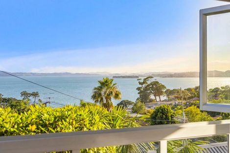 Photo of property in 1/5 Colmar Road, Mellons Bay, Auckland, 2014