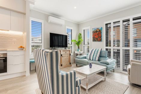 Photo of property in 15 Patrol Lane, Hobsonville, 0616