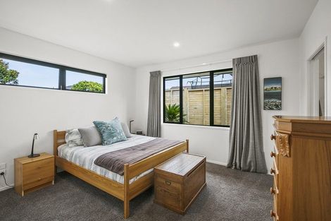 Photo of property in 49b Links Drive, Waiwhakaiho, New Plymouth, 4312