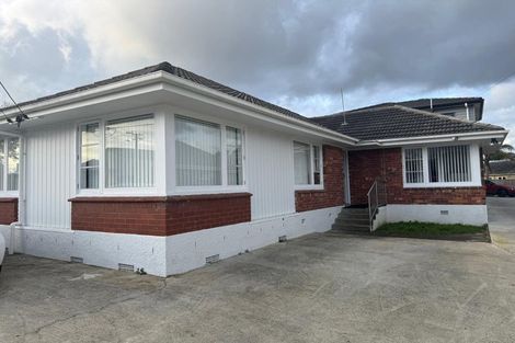 Photo of property in 51 Hallberry Road, Mangere East, Auckland, 2024