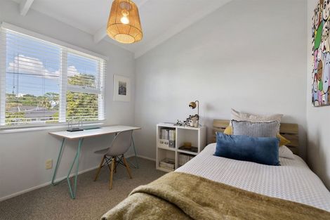 Photo of property in 194b Queen Street, Northcote Point, Auckland, 0627