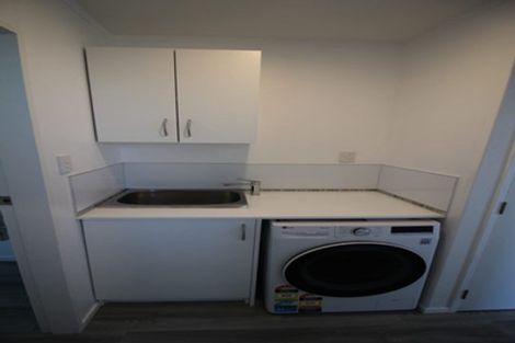 Photo of property in 14b Bayswater Place, Newlands, Wellington, 6037