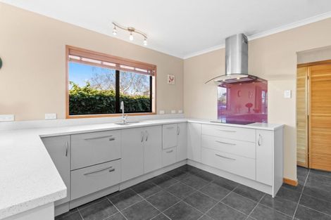 Photo of property in 5b Truby King Street, Merrilands, New Plymouth, 4312