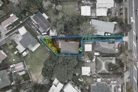 Photo of property in 1/96 Edmonton Road, Henderson, Auckland, 0612