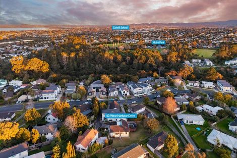 Photo of property in 40 West Harbour Drive, West Harbour, Auckland, 0618