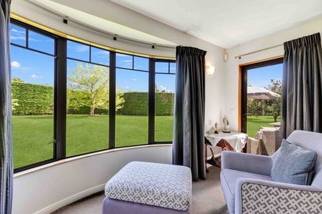 Photo of property in 27 Pohutukawa Drive, Levin, 5571