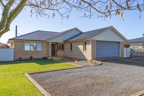 Photo of property in 24 Charles Street, Carterton, 5713