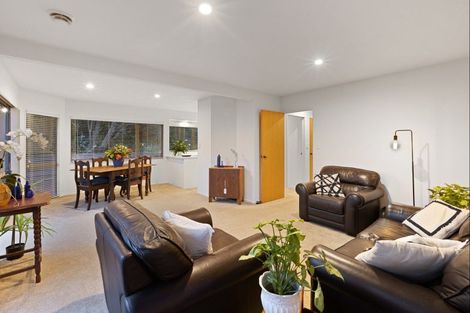 Photo of property in 4/96 William Bayes Place, Red Beach, 0932