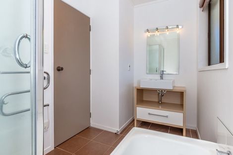 Photo of property in 16 Huia Street, Taupo, 3330