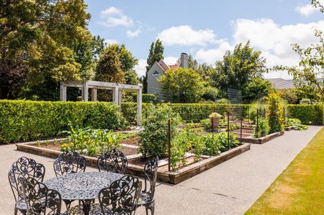Photo of property in 4 Sierra Court, Roslyn, Palmerston North, 4414