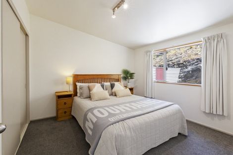 Photo of property in 12a Sainsbury Road, Fernhill, Queenstown, 9300