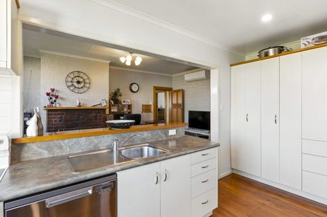 Photo of property in 2 Weraroa Road, Levin, 5510