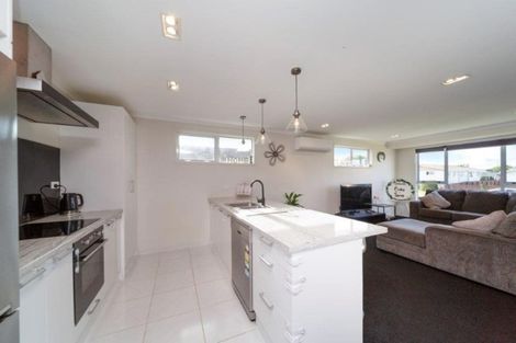 Photo of property in 33 Kamahi Avenue, Hawera, 4610