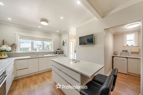 Photo of property in 32 Birdwood Road, Waterloo, Lower Hutt, 5011