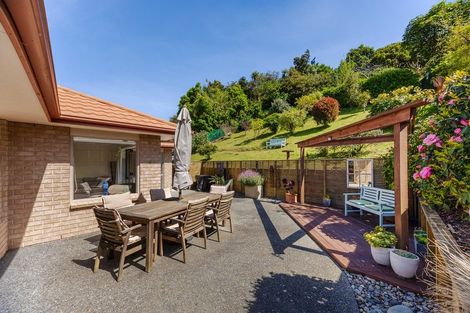 Photo of property in 8 Leanne Way, Waikanae Beach, Waikanae, 5036