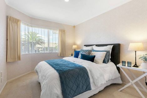 Photo of property in 10 Yarlside Place, Northpark, Auckland, 2013