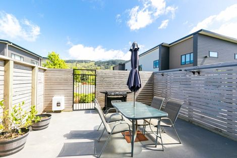 Photo of property in 9u6 Surrey Street, Tawa, Wellington, 5028
