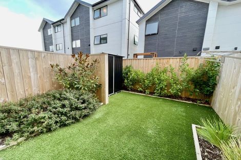 Photo of property in 7/22 Yeovil Road, Te Atatu Peninsula, Auckland, 0610