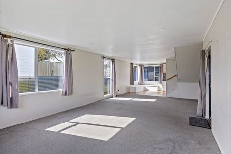 Photo of property in 4 Guernsey Place, Fitzherbert, Palmerston North, 4410