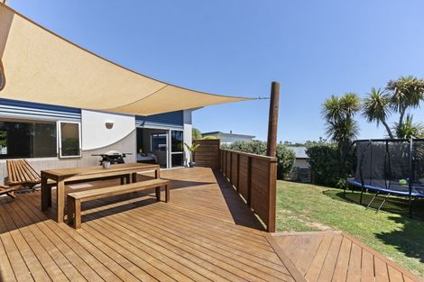Photo of property in 5d Tui Grove, Oakura, 4314