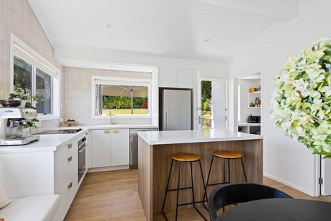 Photo of property in 18 William Hadlow Place, Hatfields Beach, Orewa, 0931