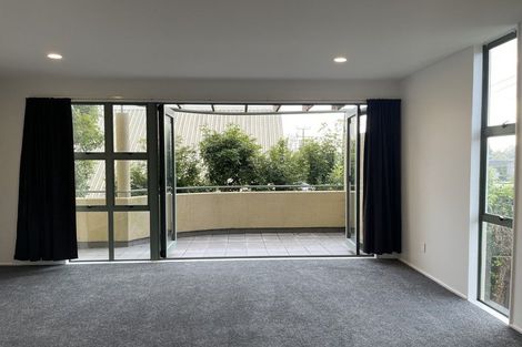 Photo of property in 14/19 Ocean View Road, Hillcrest, Auckland, 0627