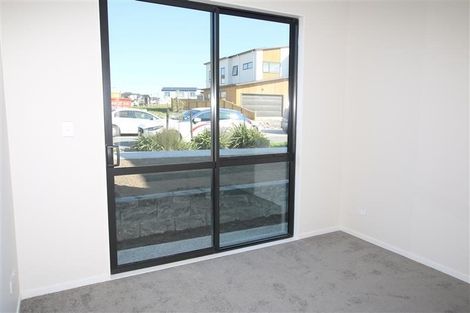 Photo of property in 22 Riroriro Road, Hobsonville, Auckland, 0616