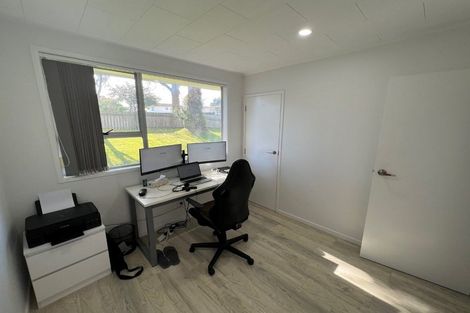 Photo of property in 35 Leaver Place, Weymouth, Auckland, 2103