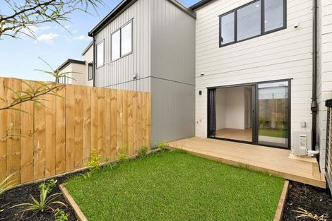 Photo of property in 21 Awhi Lane, Massey, 0614