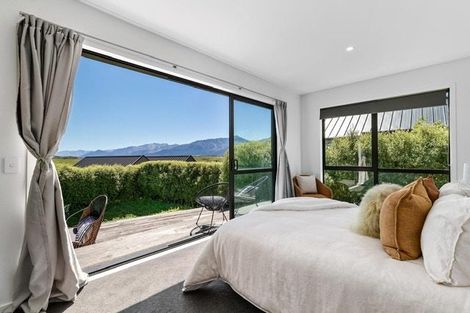 Photo of property in 13 Falconer Rise, Jacks Point, Queenstown, 9371