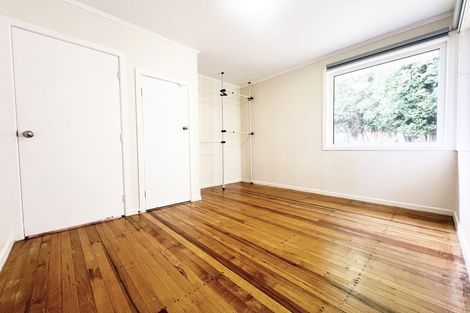 Photo of property in 7 Vera Road, Te Atatu South, Auckland, 0610