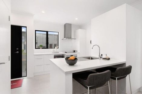 Photo of property in 5 Kitea Place, Mangere, Auckland, 2022