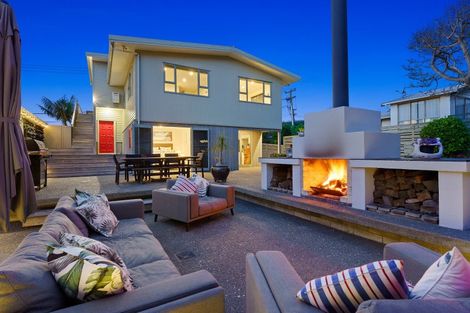 Photo of property in 4 Tahi Road, Paraparaumu Beach, Paraparaumu, 5032