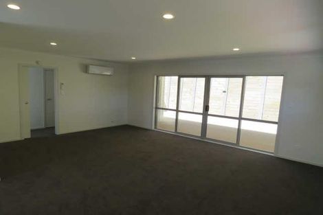 Photo of property in 50u3 Banbury Crescent, Fairfield, Hamilton, 3214