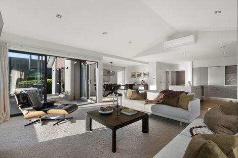 Photo of property in 4 Kinross Lane, Jacks Point, Queenstown, 9371