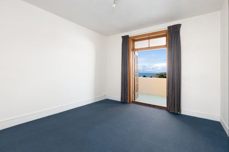 Photo of property in Devonport Apartments, 50/127 Saint Aubyn Street, New Plymouth, 4310