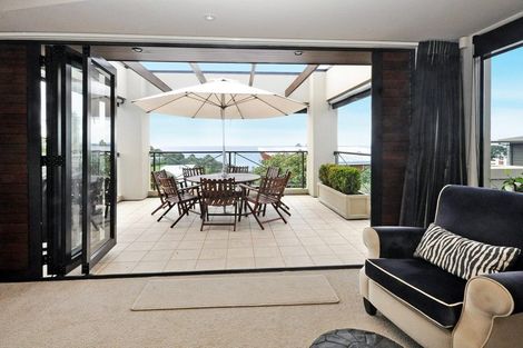 Photo of property in 10a Vaughan Crescent, Murrays Bay, Auckland, 0630