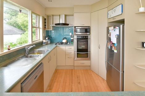 Photo of property in 14 Tawhana Crescent, Red Beach, 0932