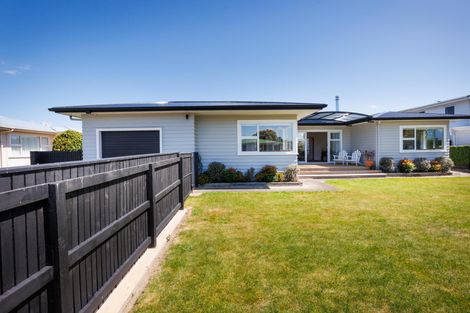 Photo of property in 7 Goodwyn Crescent, Hokowhitu, Palmerston North, 4410