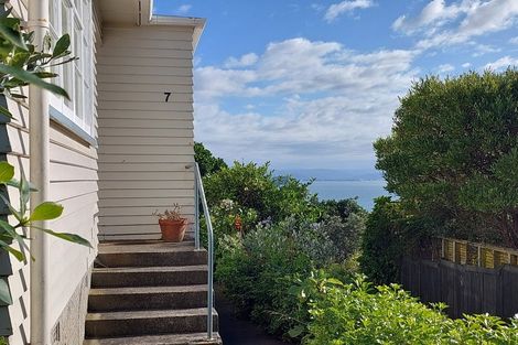 Photo of property in 7 Glenville Road, Karaka Bays, Wellington, 6022